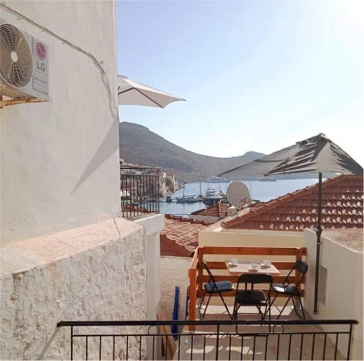 Occasus Room Comfort Chalki Town Exterior photo